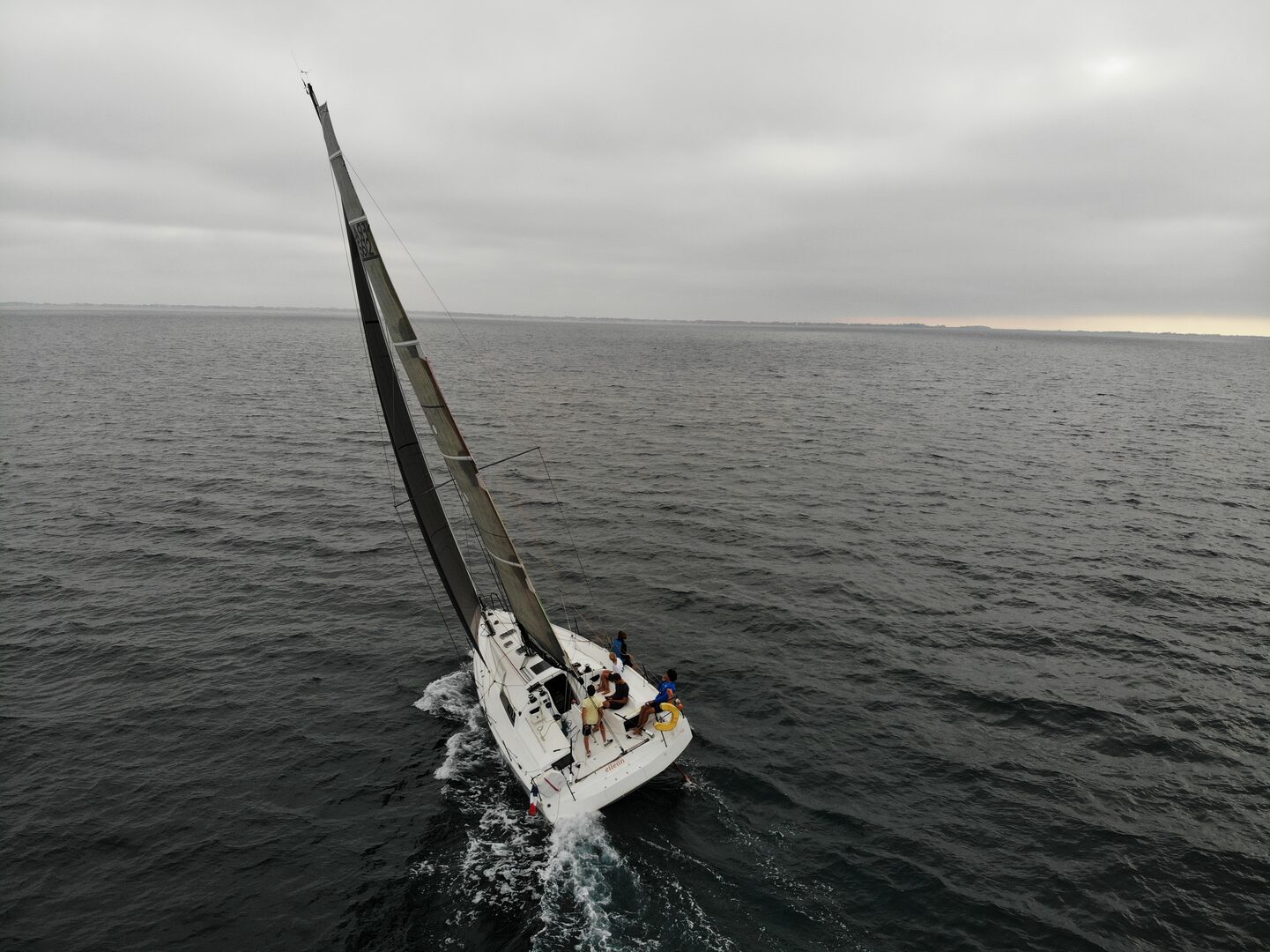 Pogo 36 à la gîte — vue arrière drone